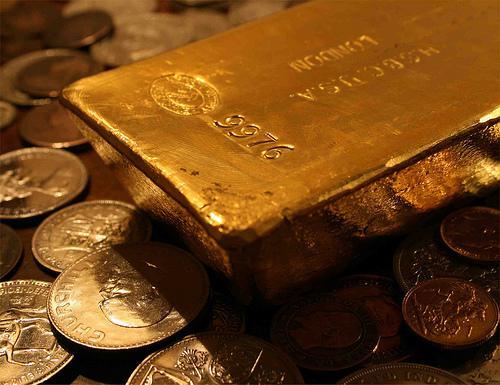 Gold speculators cause extreme fluctuations
